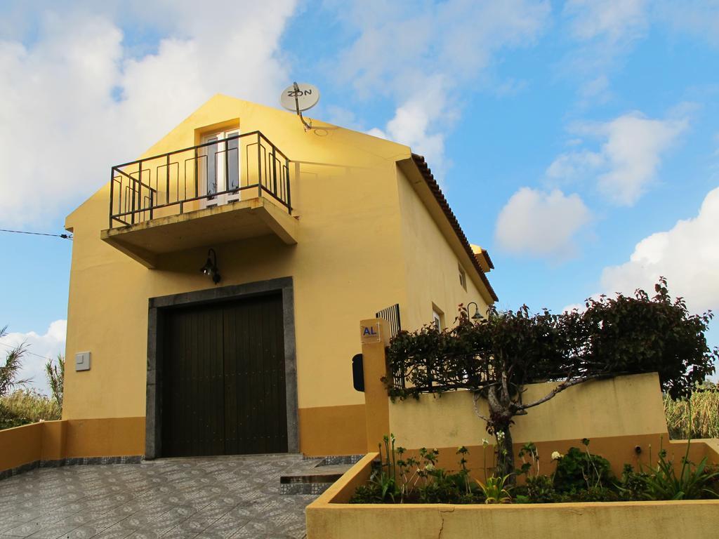 Bisbis House Pensionat Porto Moniz Exteriör bild