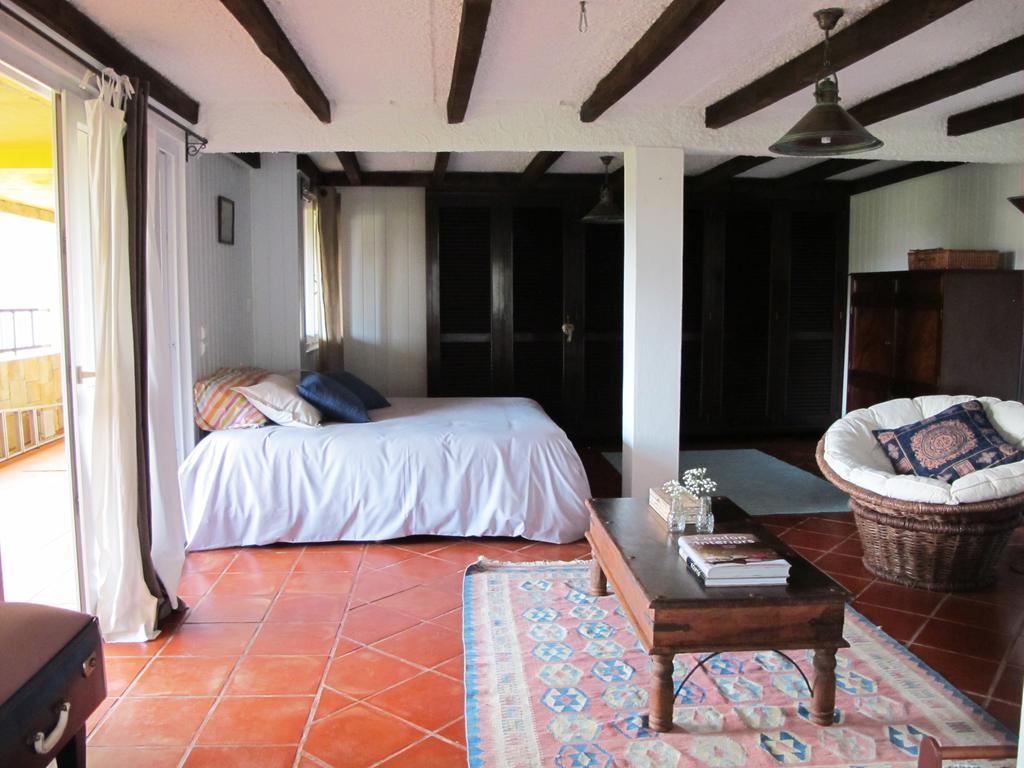 Bisbis House Pensionat Porto Moniz Exteriör bild